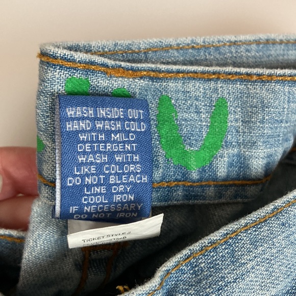 LILU 🌸 women’s jeans, size 3, distressed flower/bead boho look - Picture 10 of 13